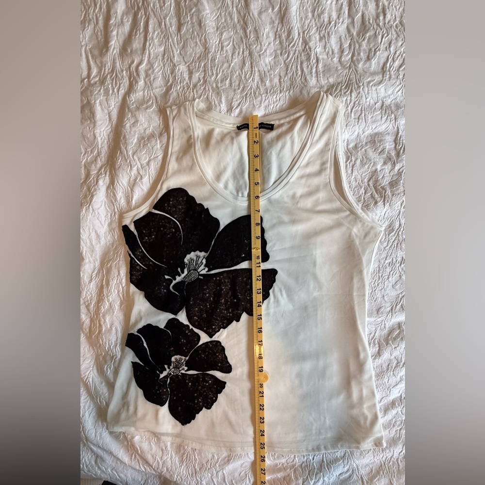 White House Black Market Black Floral Tank Top - Picture 4 of 5